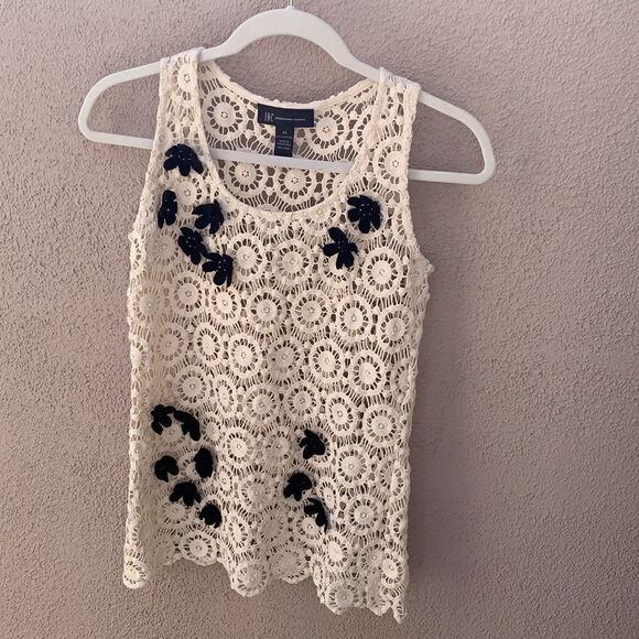 International Concepts Top Off White Crotchet Floral Black Flower Size XS - Picture 2 of 9